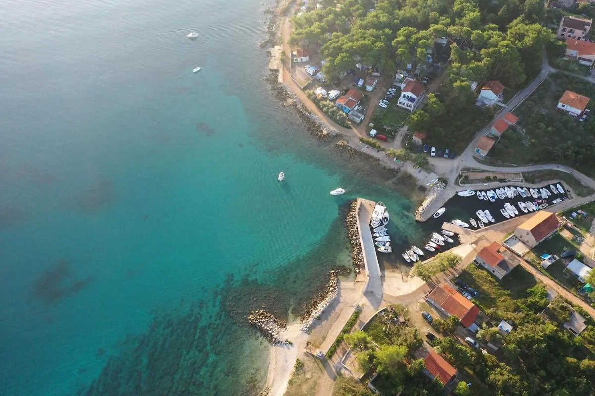Room In Cabin - Caravan Near The Sea 6 Ugljan Croatia